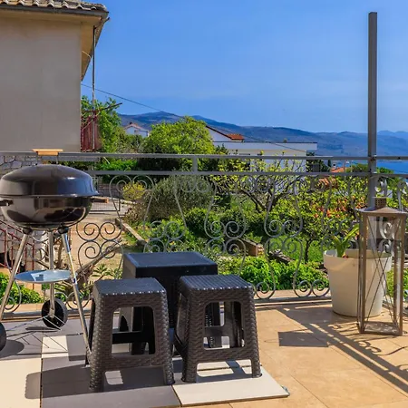Mare Lägenhet Novi Vinodolski