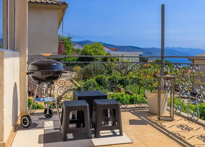 Mare Lägenhet Novi Vinodolski