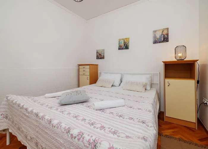 Mare Apartment *